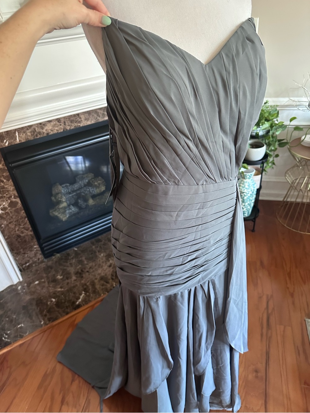 Elegant Gray Strapless Pleated Women’s Dress